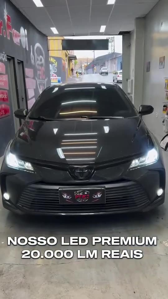 Corolla com Quantum: antes e depois, na parede de regulagem. — FBC EstétiCar